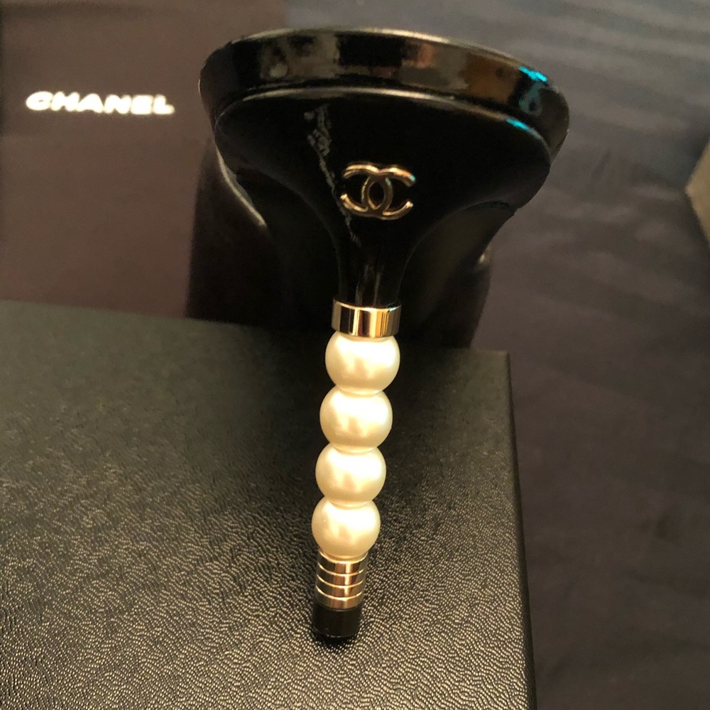 CHANEL 🔥🔥🔥 - Picture 2 of 15